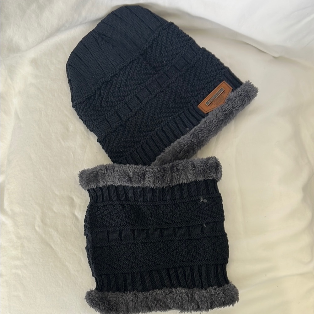 NEW Navy Blue Knit Beanie and Neck‎ Warmer Set Outdoors Skiing Fishing Hunting